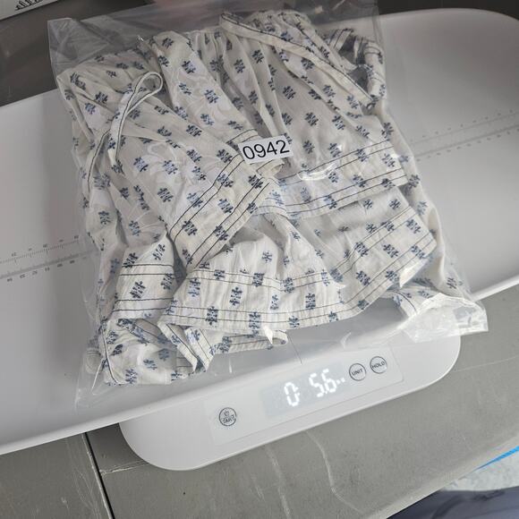 Pilcro Clip Dot Pullover Badoll Blouse Size Medium - Picture 7 of 7